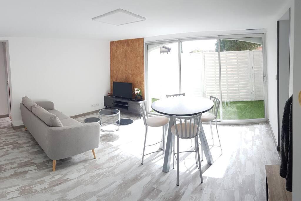 Joli Appartement 2 Chambres A Martigues Luaran gambar